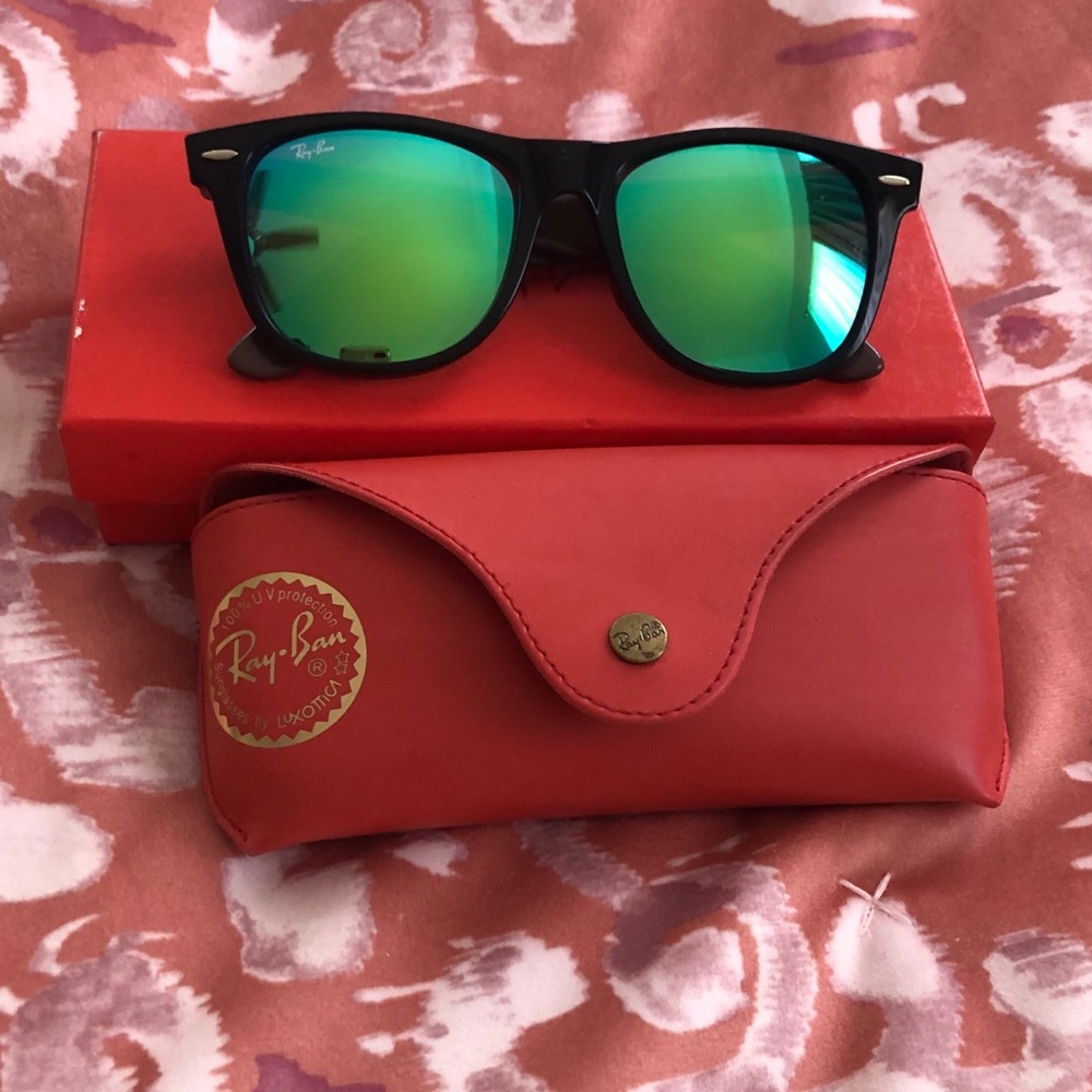 New! Never worn RayBan reflective sunglasses